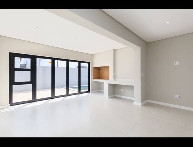 4 BEDROOM FREEHOLD FOR SALE IN SANDOWN